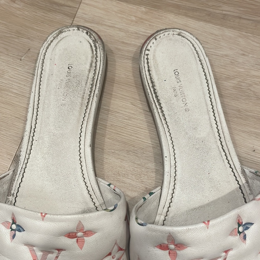 Louis Vuitton slippers - Picture 3 of 5